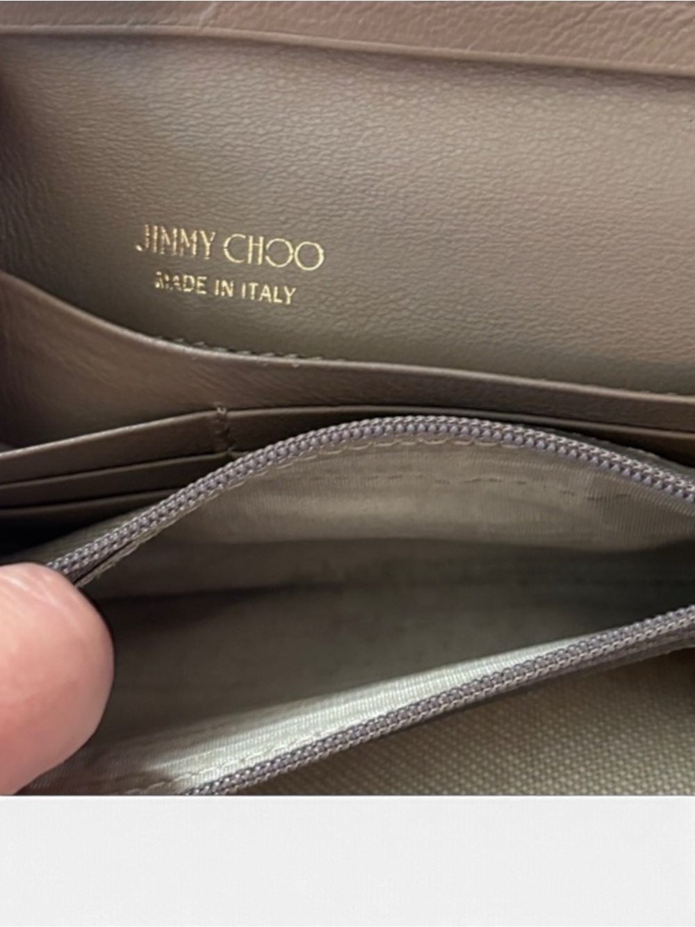 Jimmy Choo Light Mocha Leather Star-Studded Long Wallet. Full inclusion - Picture 5 of 7